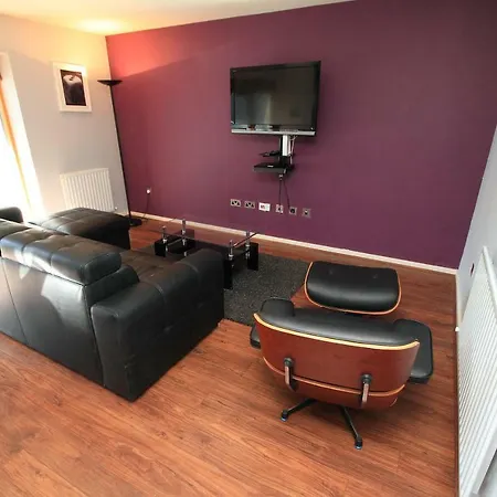 Apartment Fantastic Apt Sleeps 6!