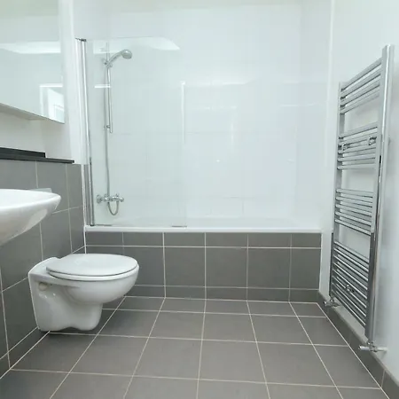 Apartment Fantastic Apt Sleeps 6! *